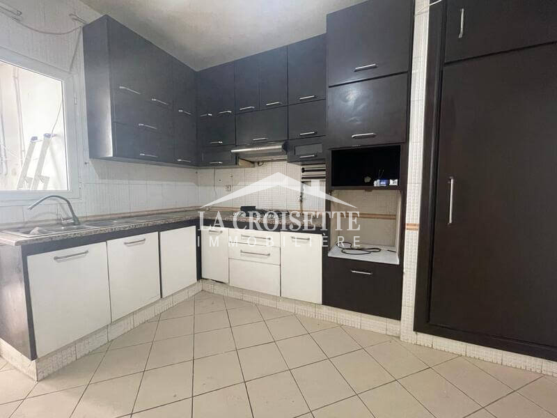 Appartement S+4 à Ain Zaghouan El Wahat